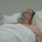 Να μ αγαπάς: Ο Θεόφιλος πεθαίνει και κανείς δεν ενδιαφέρεται ούτε για την κηδεία