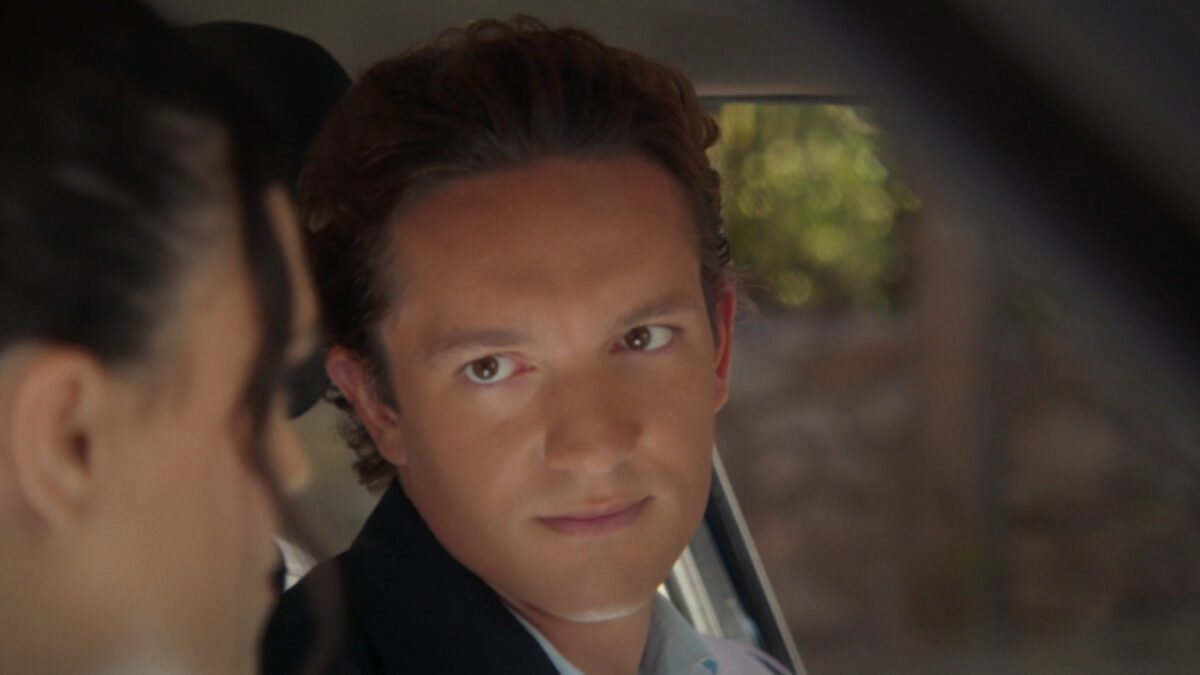 Να μ’ αγαπάς: Ξεψυχά στα χέρια του και ουρλιάζει από πόνο