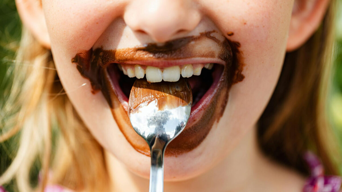 Νιώθεις υπογλυκαιμία μέσα στη μέρα; Πότε η αθώα συνήθεια είναι σύμπτωμα καρκίνου