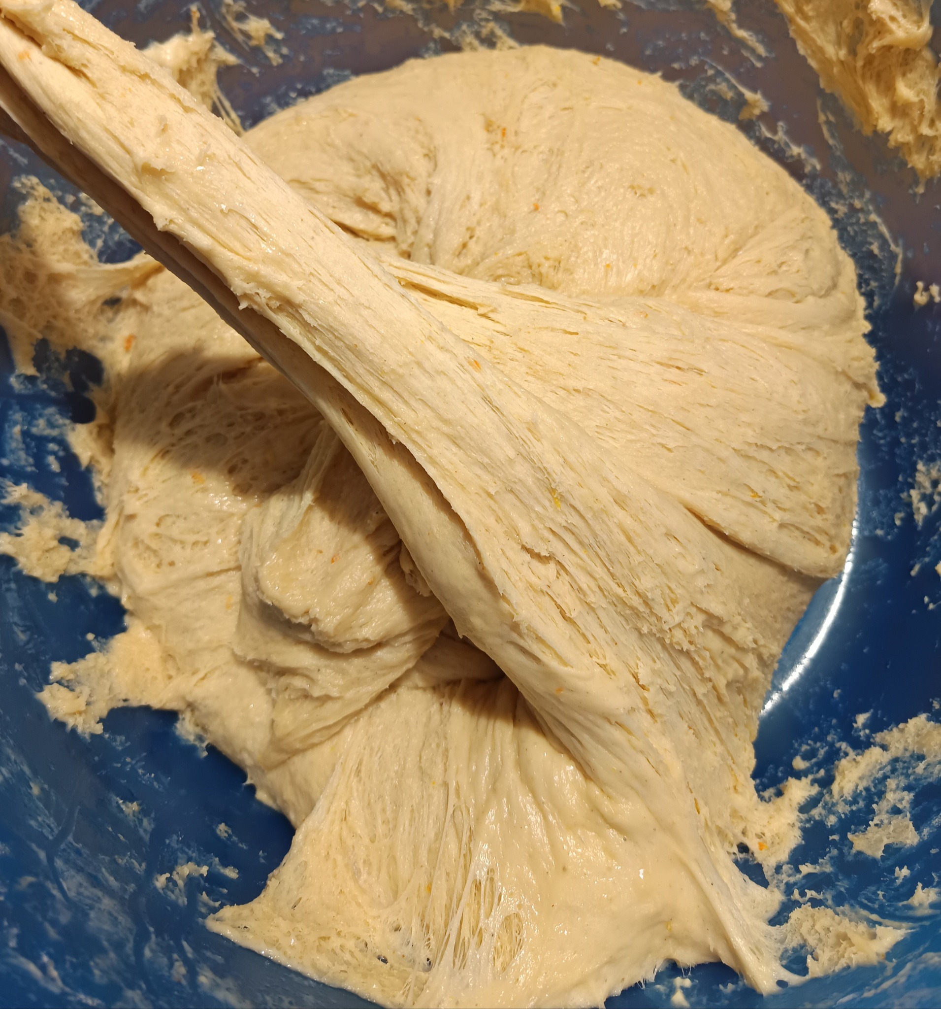 Πασχαλινά τσουρέκια με ζαχαρούχο καλύτερα και από του φούρνου