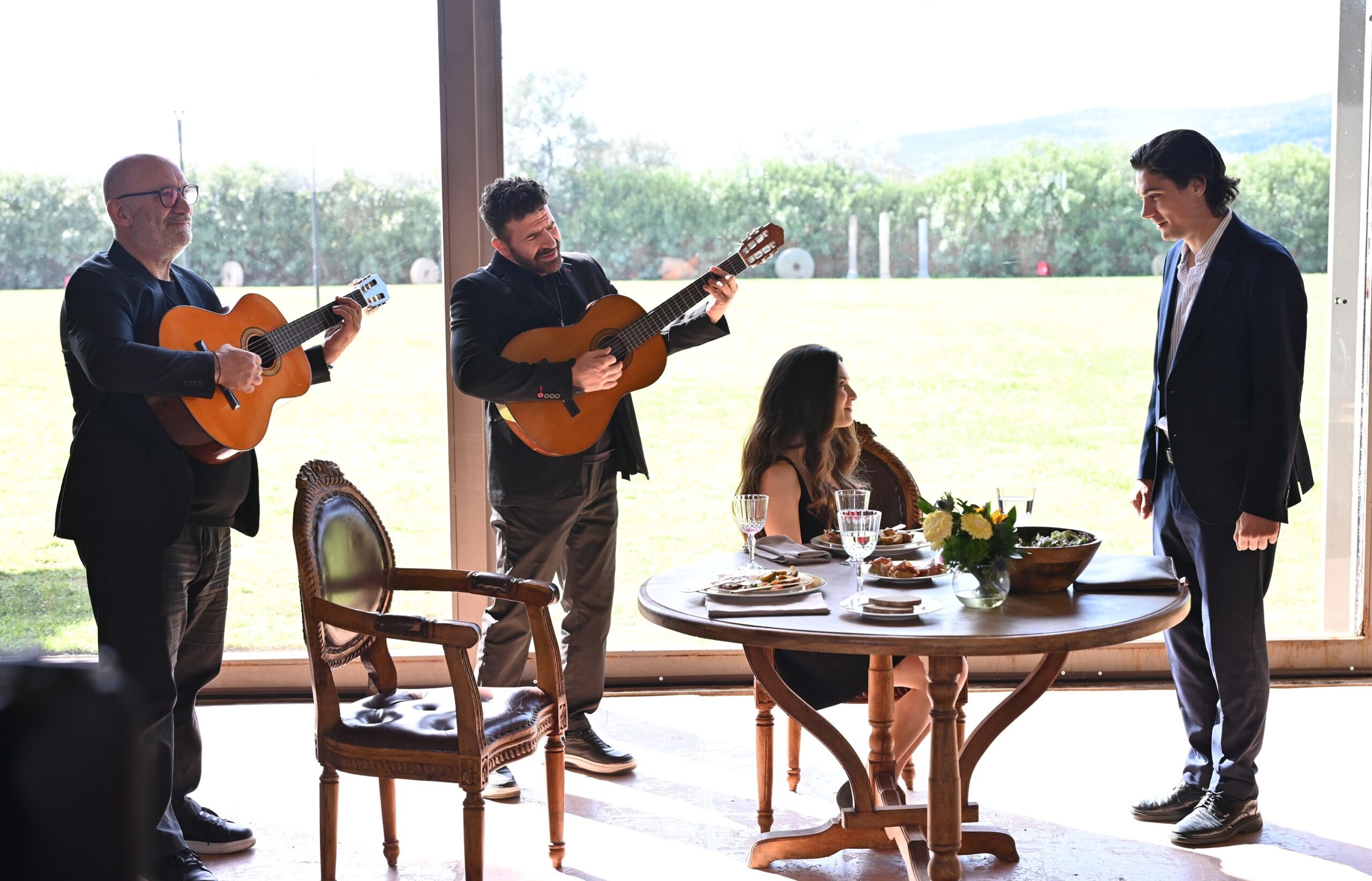 Περιλήψεις επεισόδια Να μαγαπας