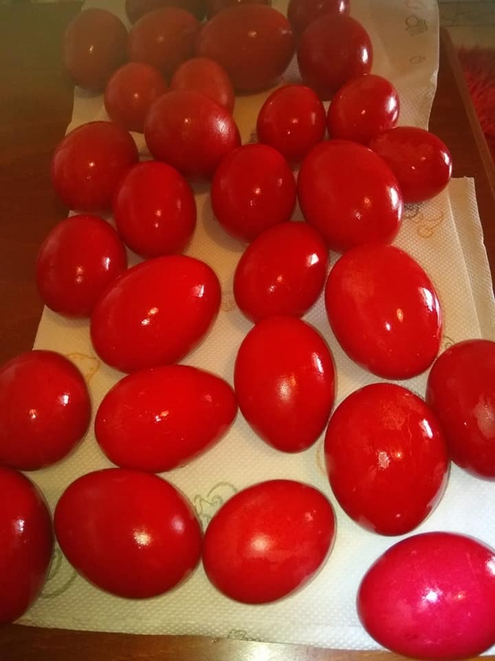 κόκκινα-πασχαλινά αυγά-