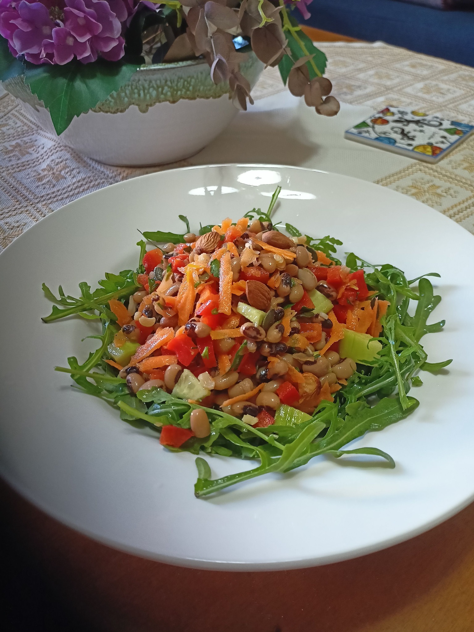 Σαλάτα πλήρες γεύμα για τη νηστεία