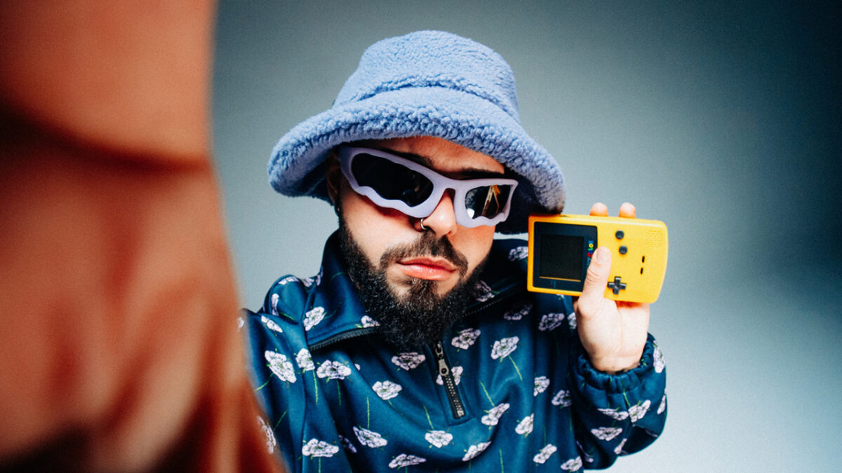 Σε επιτυχημένη σειρά της ΕΡΤ εισβάλει ο Akylas