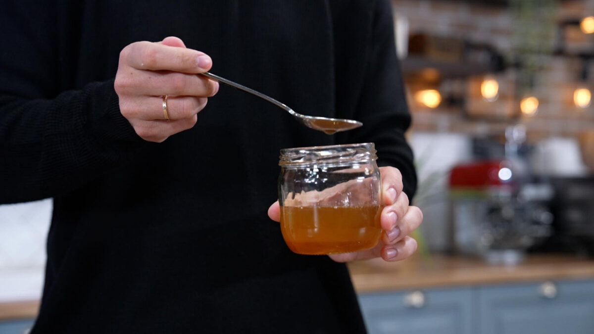 Σπιτικό σιρόπι για τον βήχα που ανακουφίζει άμεσα