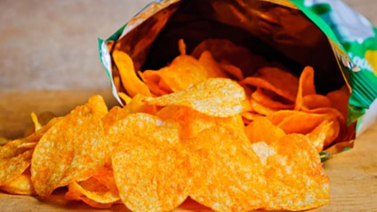 Συναγερμός για γνωστά πατατάκια: Ανακαλούνται άμεσα από την αγορά (Φωτογραφία)