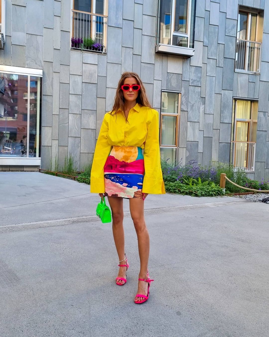 Τα έντονα χρώματα στο ντύσιμο θα είναι το απόλυτο trend για το Καλοκαίρι 2026 - Ιδέες για μοντέρνο color blocking