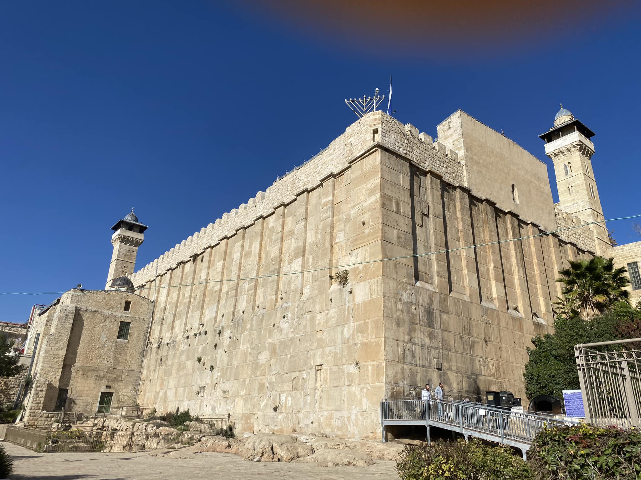 Ο Τάφος των Πατριαρχών : Τι κρύβει μέσα του το απαγορευμένο ιερό που μπορεί να αλλάξει όλη την ιστορία;