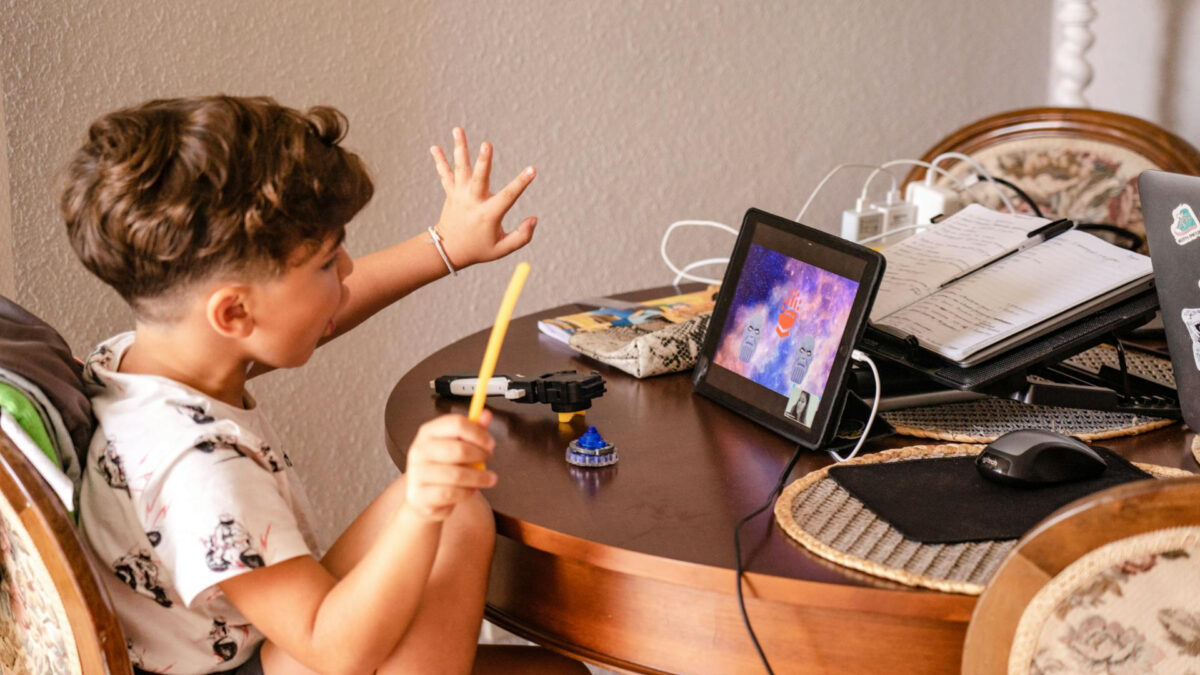 Το παιδί ανεβάζει βιντεάκια στο Youtube - Όλοι οι τρόποι να το χρησιμοποιεί με ασφάλεια