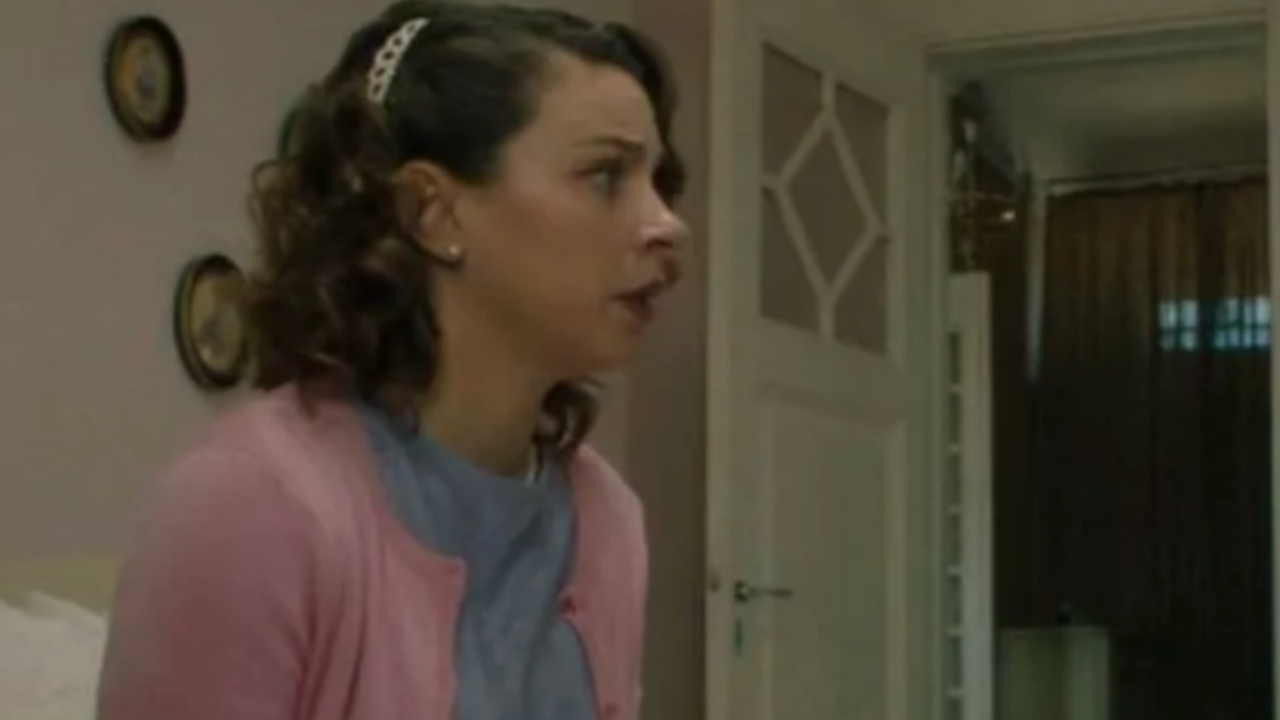 Το Σπίτι Δίπλα στο Ποτάμι: Το λάθος της Ιουλίας που τη βυθίζει στην απόγνωση