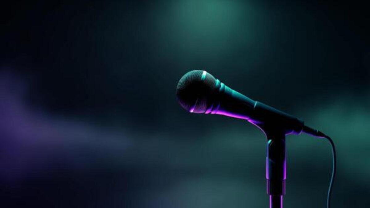 Τρόμος για γνωστή τραγουδίστρια: Γυναίκα πυροβόλησε το σπίτι της