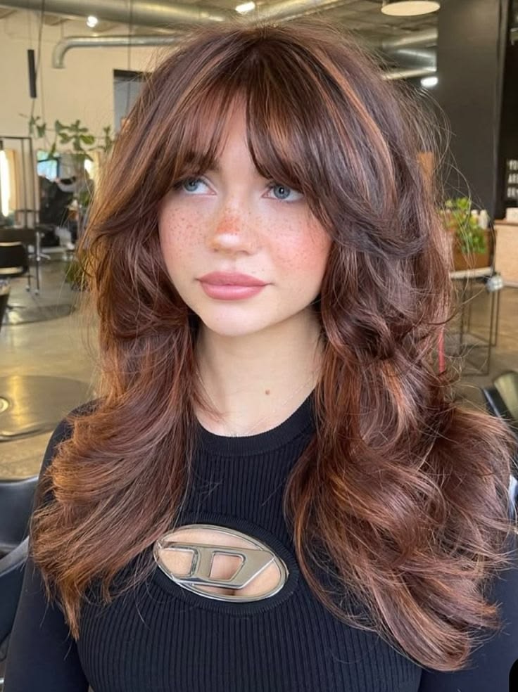 Farrah fawcett haicut: Πώς το κούρεμα της εμβληματικής ηθοποιού του '70 γίνεται ξανά trend το 2026- Μοντέρνες ιδέες για κάθε γυναίκα