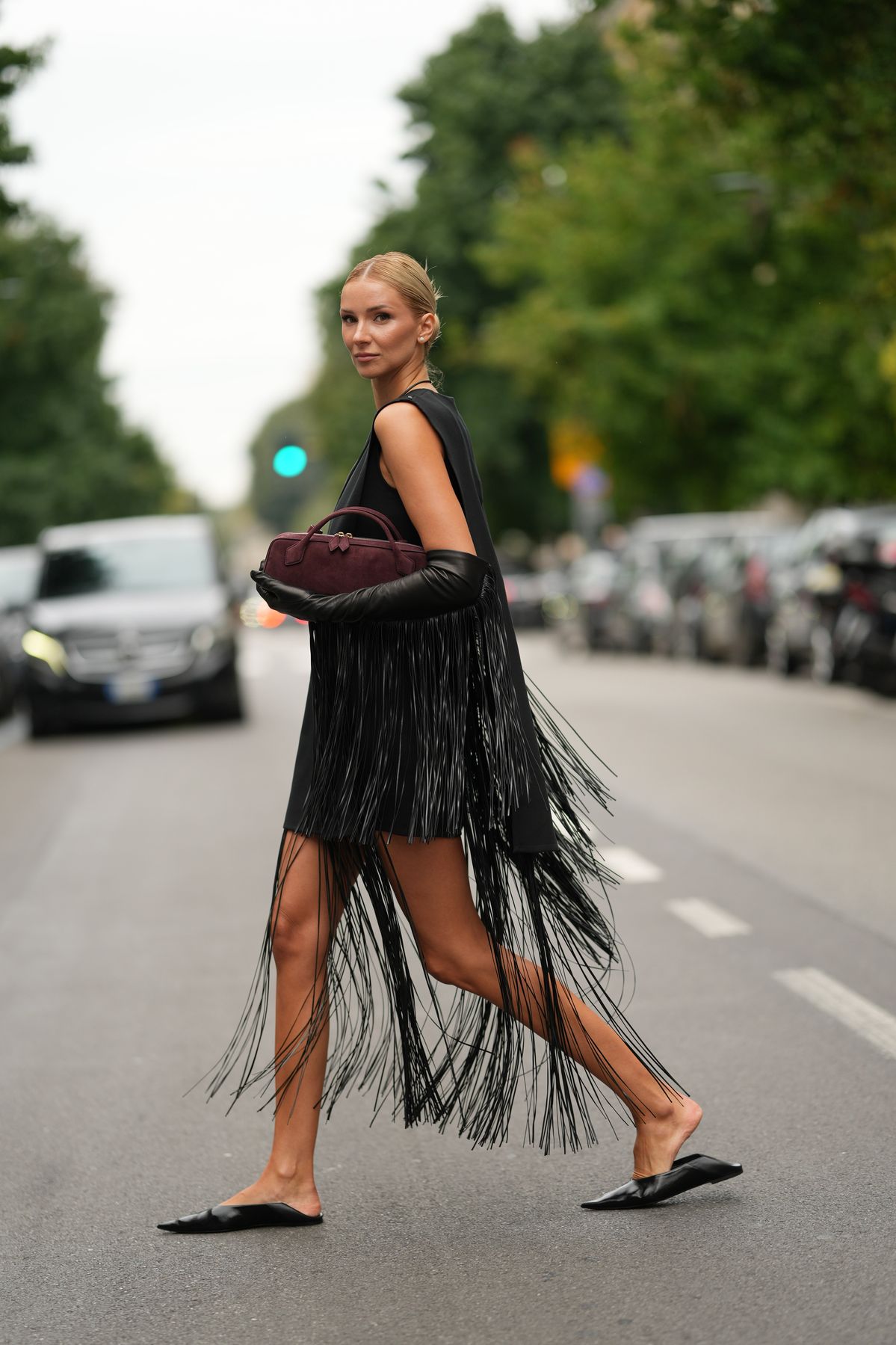 Fringes: Η τάση που θα φοράς από το πρωί στη δουλειά μέχρι το βράδυ στο κλαμπ