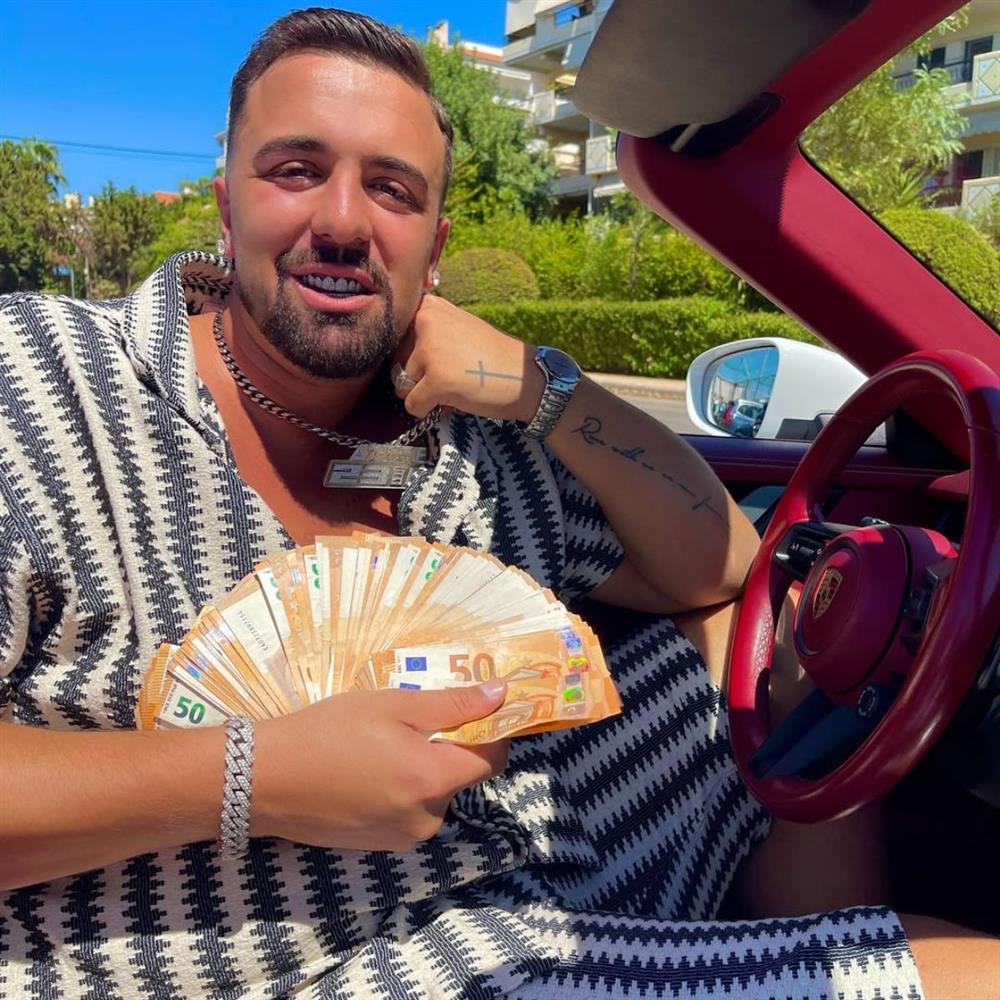 Ο Gio Kay επιτίθεται με απειλές εναντίον της Καίτης Γαρμπή (βίντεο)