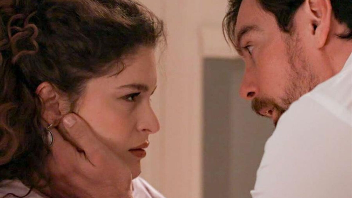 Grand hotel: Η Αλίκη σταματάει το φευγιό του Πέτρου τη τελευταία στιγμή