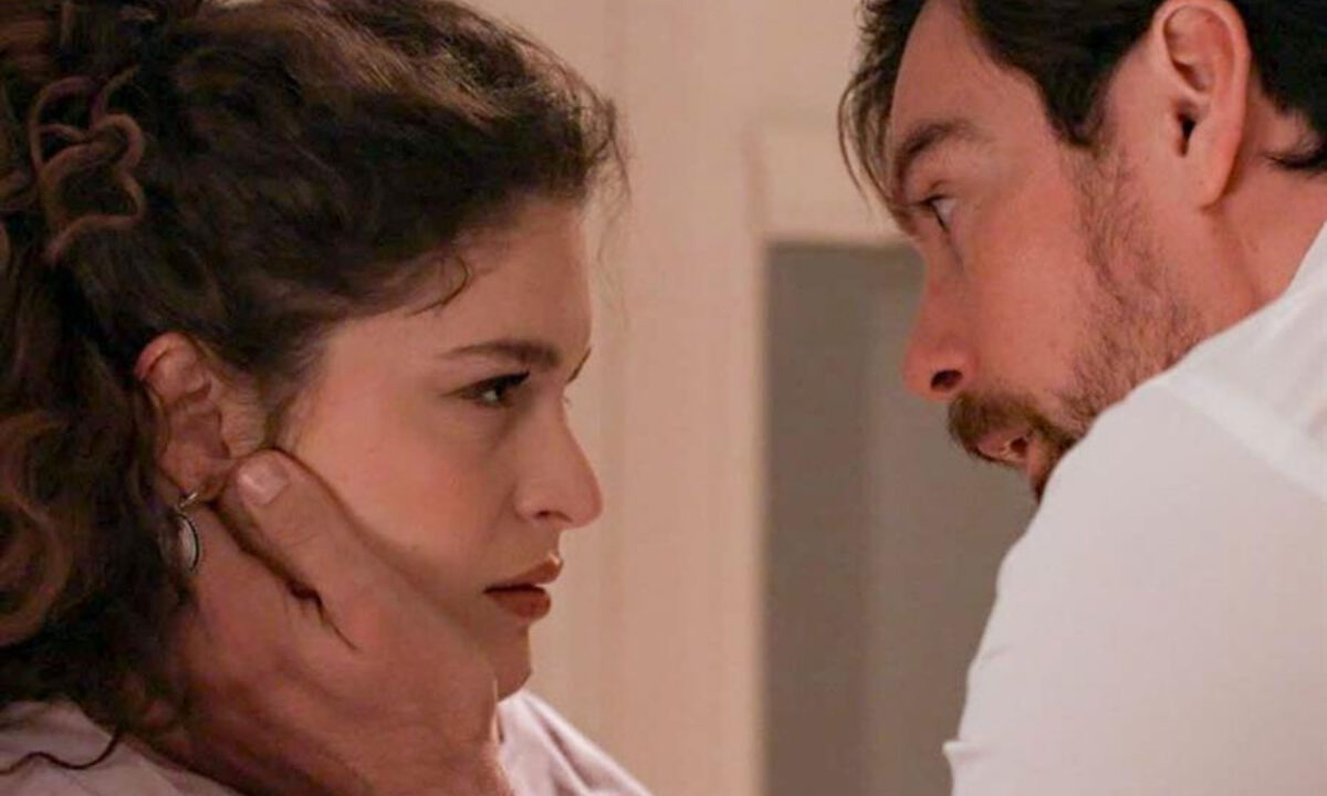 Grand hotel: Η Αλίκη σταματάει το φευγιό του Πέτρου τη τελευταία στιγμή