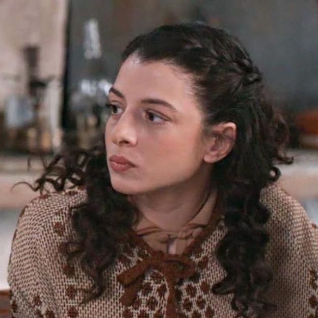 Grand hotel: Ο Πέτρος υπερασπίζεται την Αλίκη στη Μαρίνα και τη κάνει κομμάτια