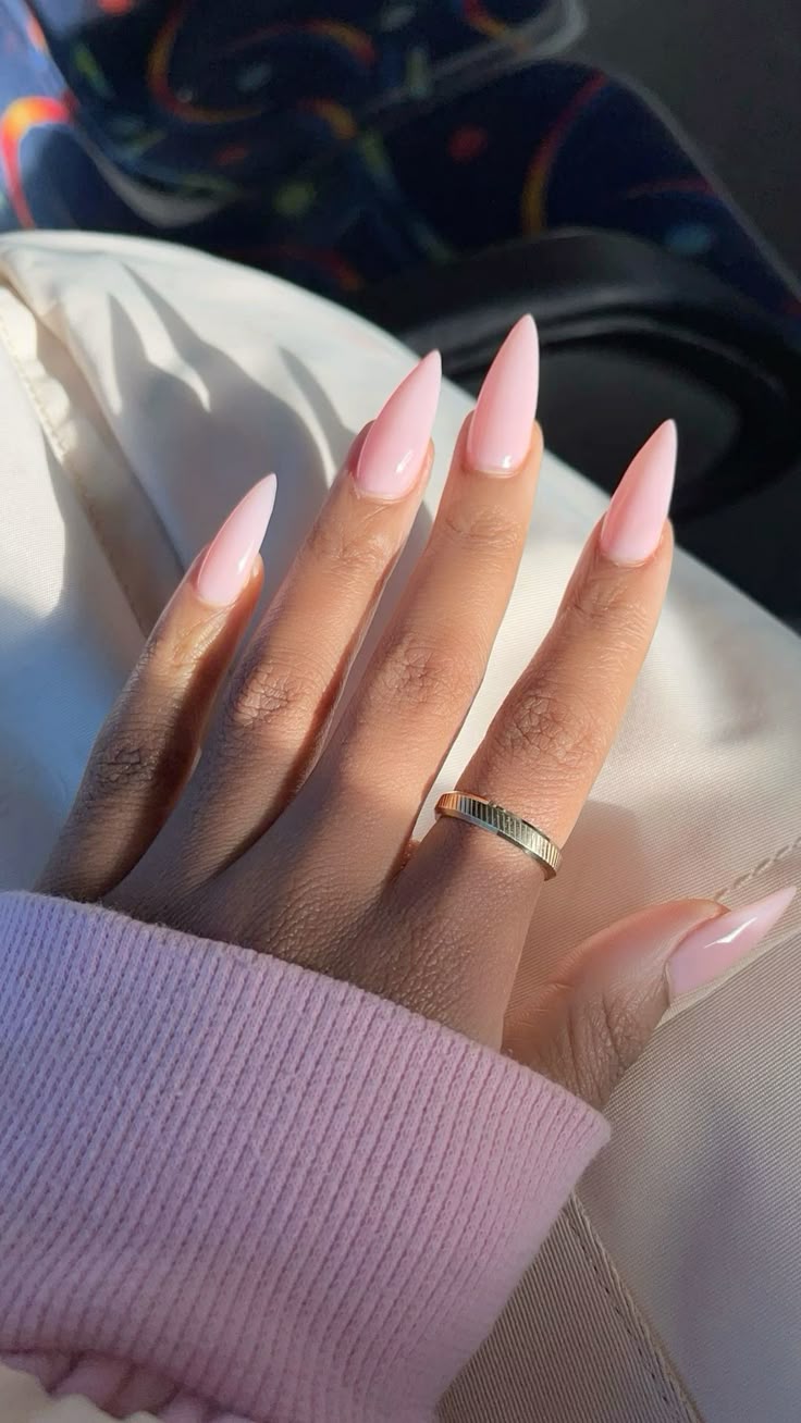 Milky pink: Ιδέες για το ωραιότερο χρώμα του φετινού Καλοκαιριού στα νύχια σου