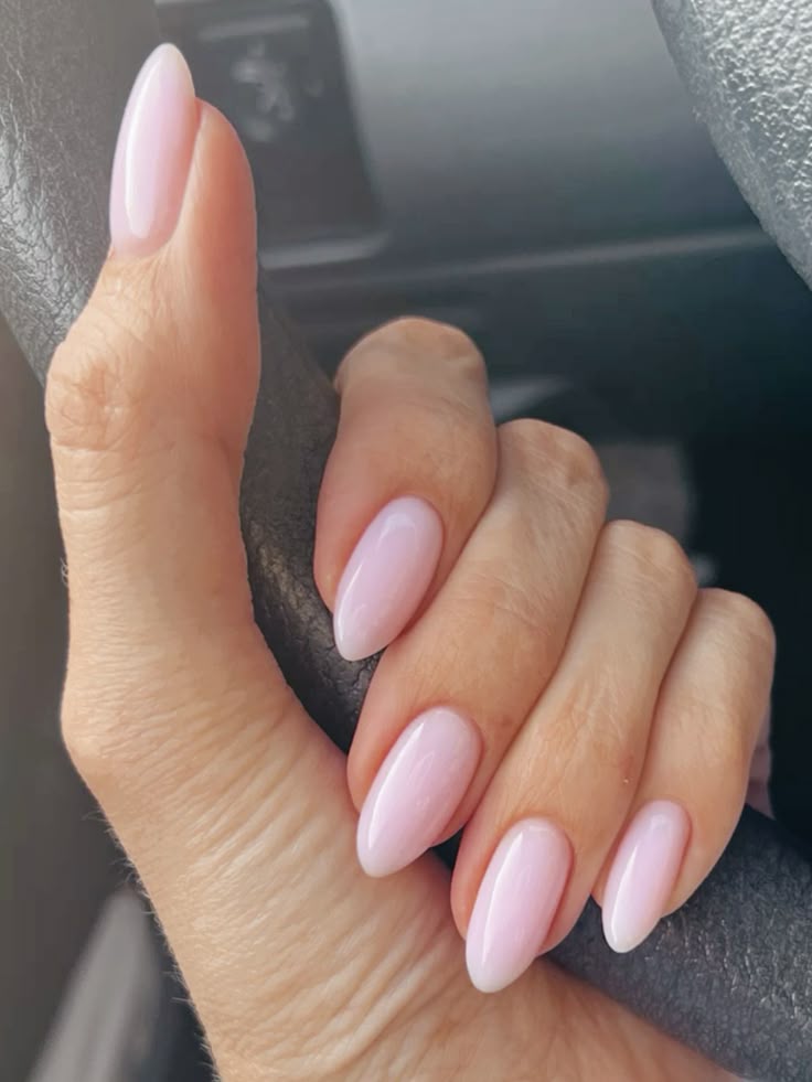 Milky pink: Ιδέες για το ωραιότερο χρώμα του φετινού Καλοκαιριού στα νύχια σου