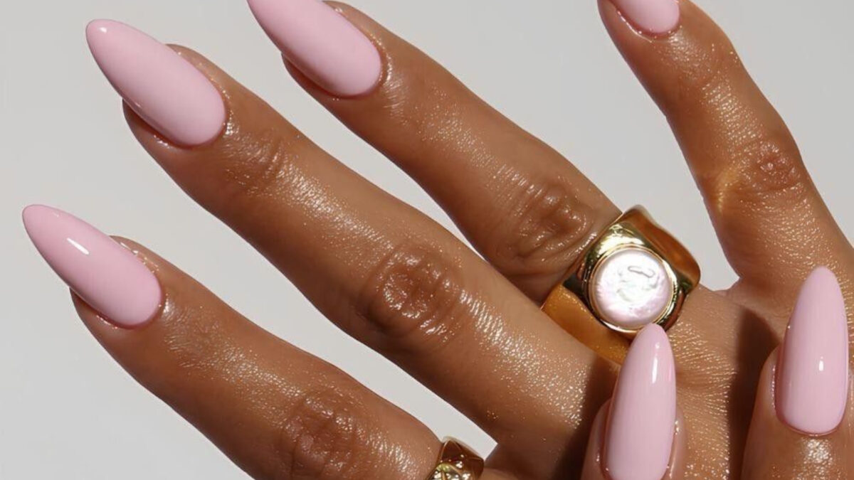 Milky pink: Ιδέες για το ωραιότερο χρώμα του φετινού Καλοκαιριού στα νύχια σου