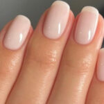 Old Money Manicure: 10 ιδέες με τη νέα τάση του Καλοκαιριού στα νύχια για clean αποτέλεσμα