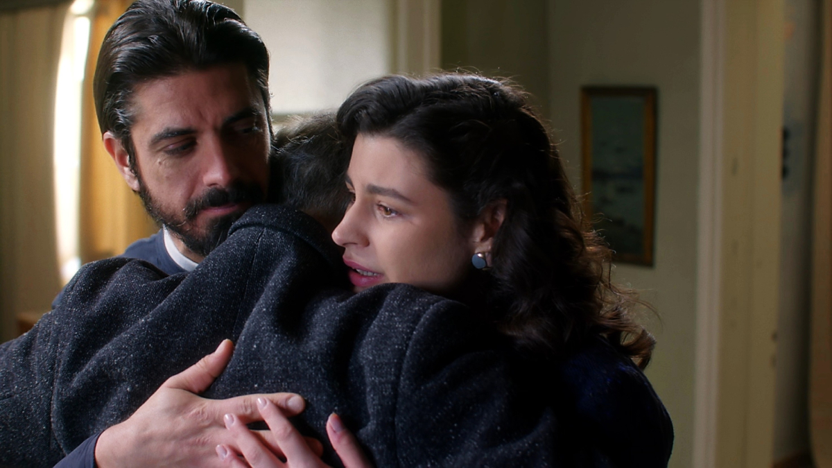 Άγιος Έρωτας: Η Χλόη τη σώζει από το ψυχιατρείο