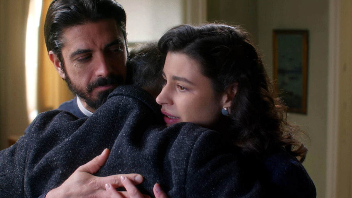 Άγιος Έρωτας: Η Χλόη τη σώζει από το ψυχιατρείο