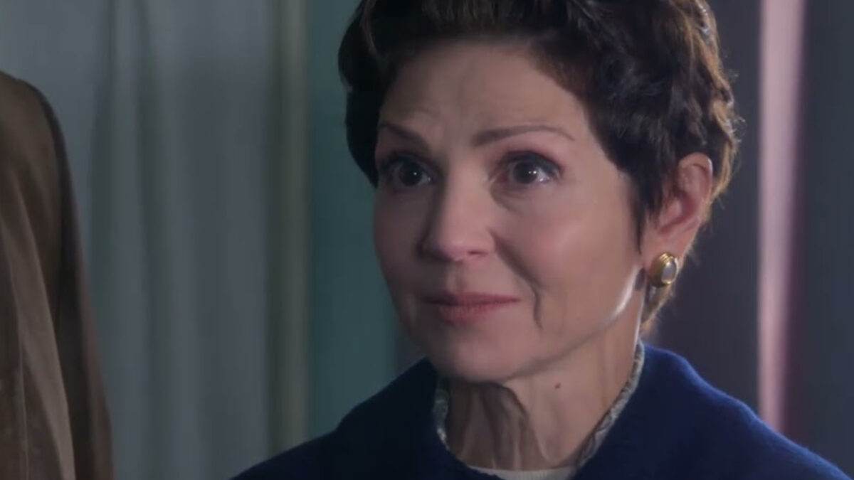 Άγιος Έρωτας: Μεταμορφώνεται σε αγρίμι και τσακίζει το ίδιο της το παιδί