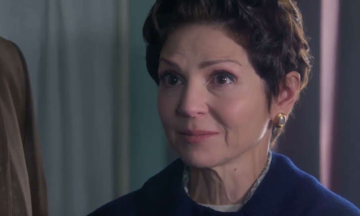 Άγιος Έρωτας: Μεταμορφώνεται σε αγρίμι και τσακίζει το ίδιο της το παιδί