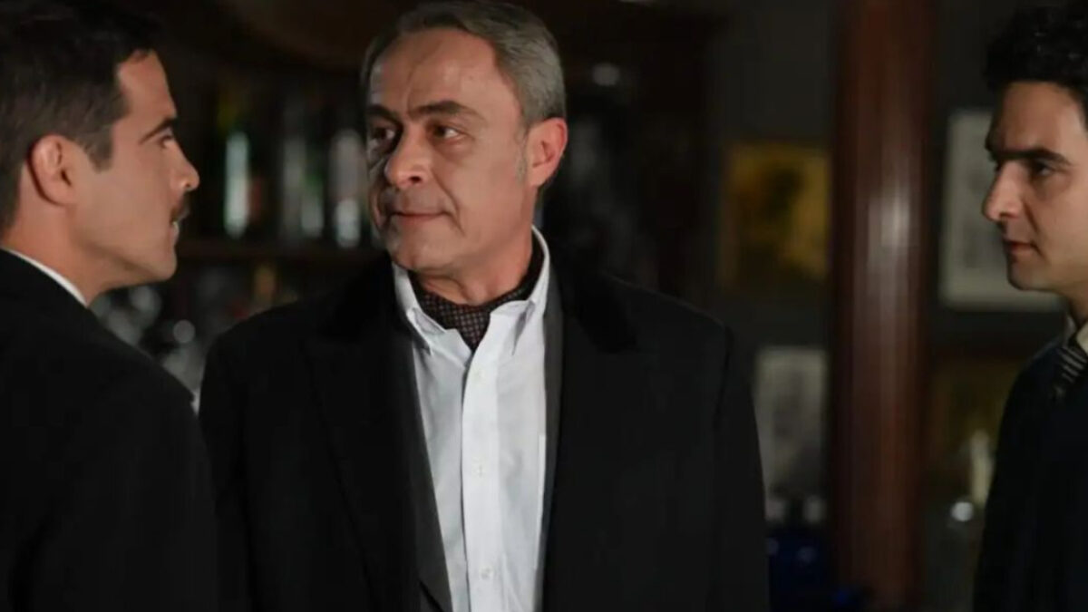 Άγιος Έρωτας: Ο Πέτρος μαχαιρώνει πισώπλατα τον Στέφανο