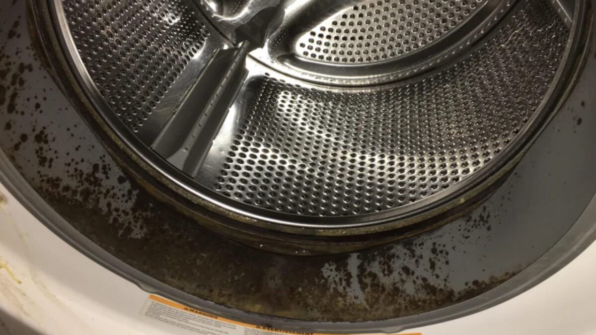 Άλατα και μούχλα στο πλυντήριο: To σπιτικό καθαριστικό που θα τα εξαφανίσει