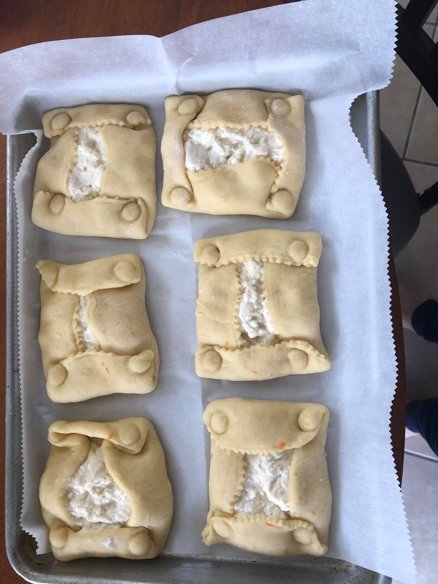 Ανεβατές Καλτσούνες Κρήτης: Παραδοσιακή συνταγή 120 ετών