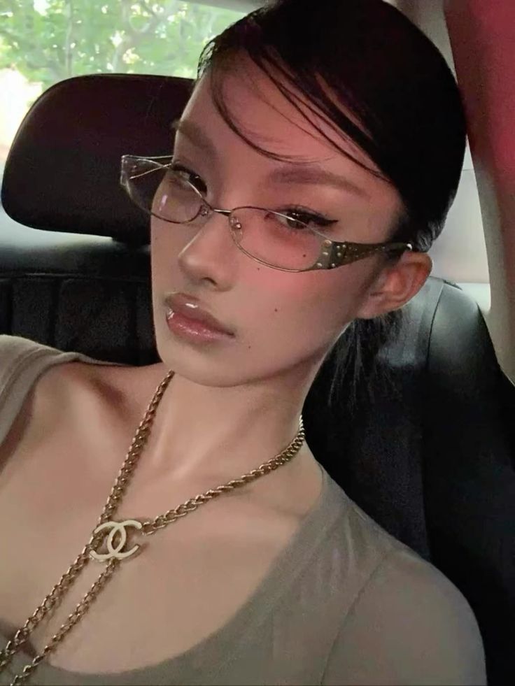 Άνοιξη – Καλοκαίρι 2026: Οι τάσεις στα γυαλιά ηλίου