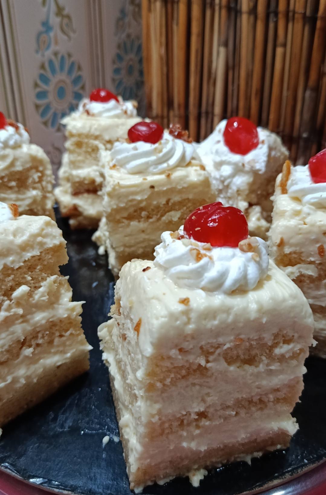 Ατομικές πάστες με κρέμα πατισερί