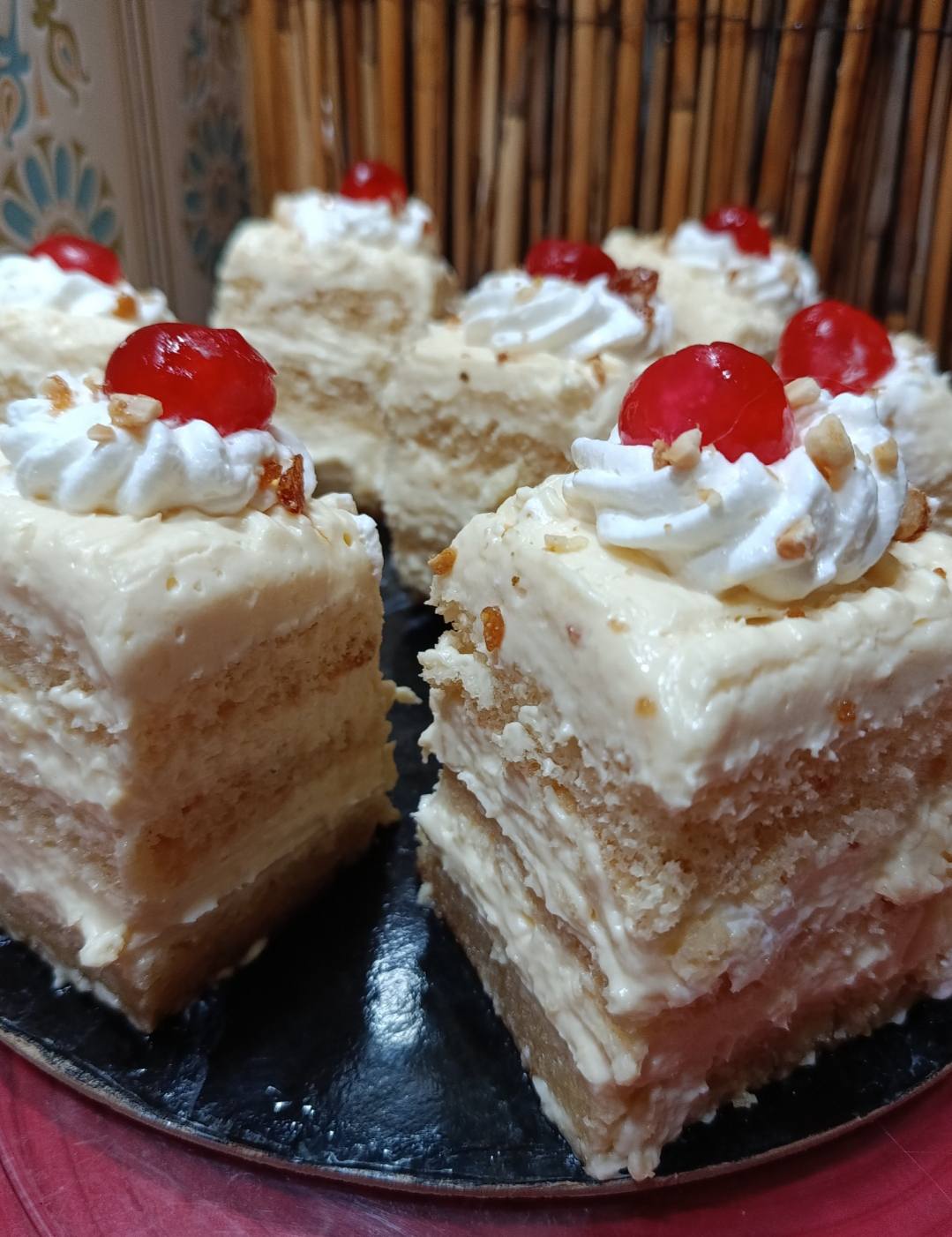 Ατομικές πάστες με κρέμα πατισερί