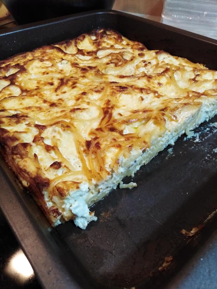 Χωριάτικο παστίτσιο της γιαγιάς με φέτα