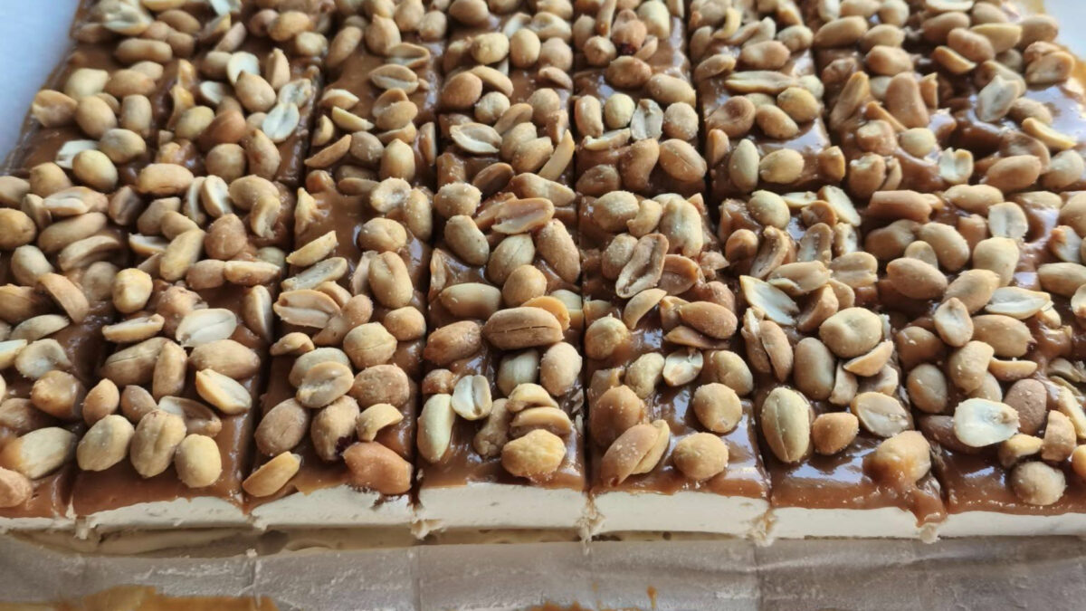 Εύκολα παγωτίνια Snickers για το Πασχαλινό τραπέζι