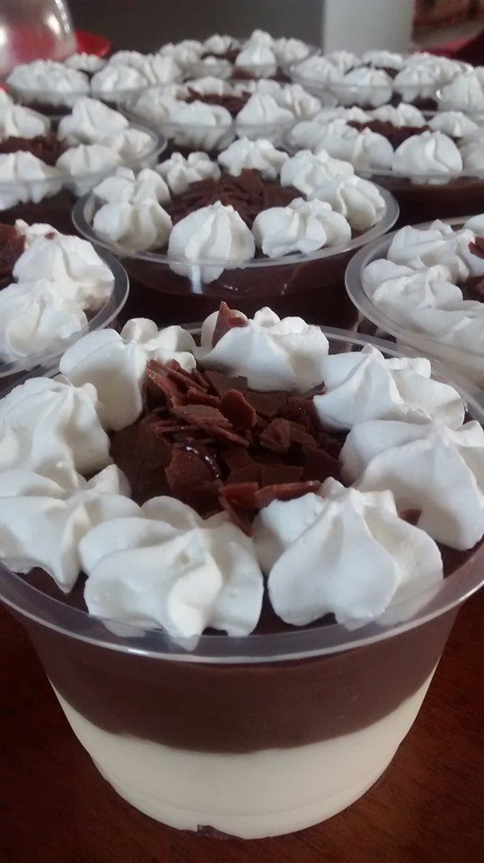 Εύκολα προφιτερόλ με κακάο και κρέμα πατισερί για τη Πρωτομαγιά