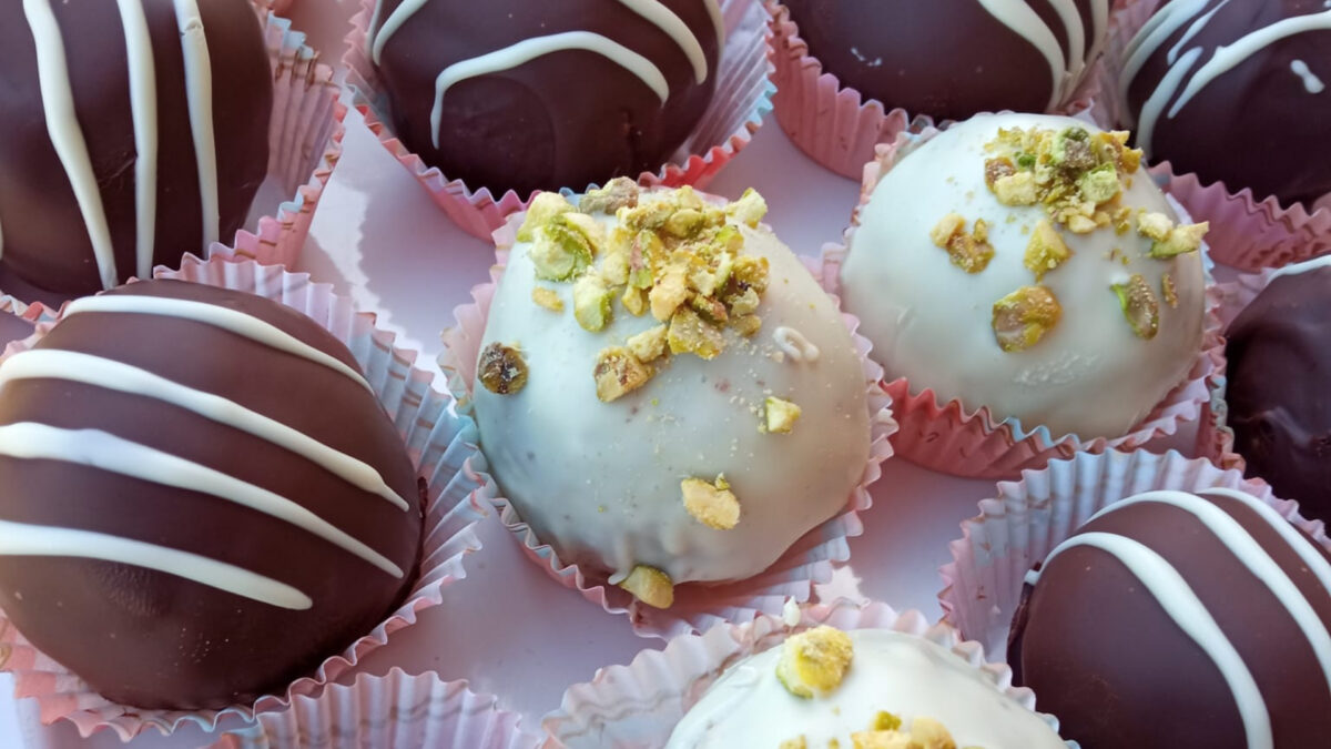 Εύκολα τρουφάκια καριόκες για το Πάσχα