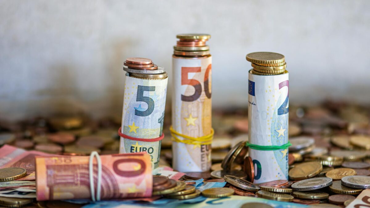 Έρχονται αναδρομικά μέχρι 8.000 ευρώ για τους συνταξιούχους- Μέχρι πότε θα γίνουν οι πληρωμές