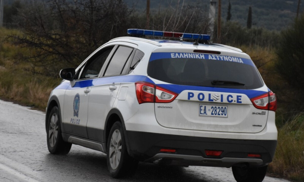 Φρίκη στον Βόλο: Γονείς χτυπούσαν με μαστίγιο τα 2 παιδιά τους, δεν τους έδιναν νερό και έφτυναν το φαγητό τους