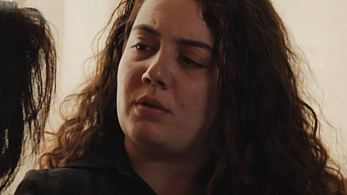 Η Γη της Ελιάς: Η Άννα μετά την κακοποίησή της καταρρέει οριστικά