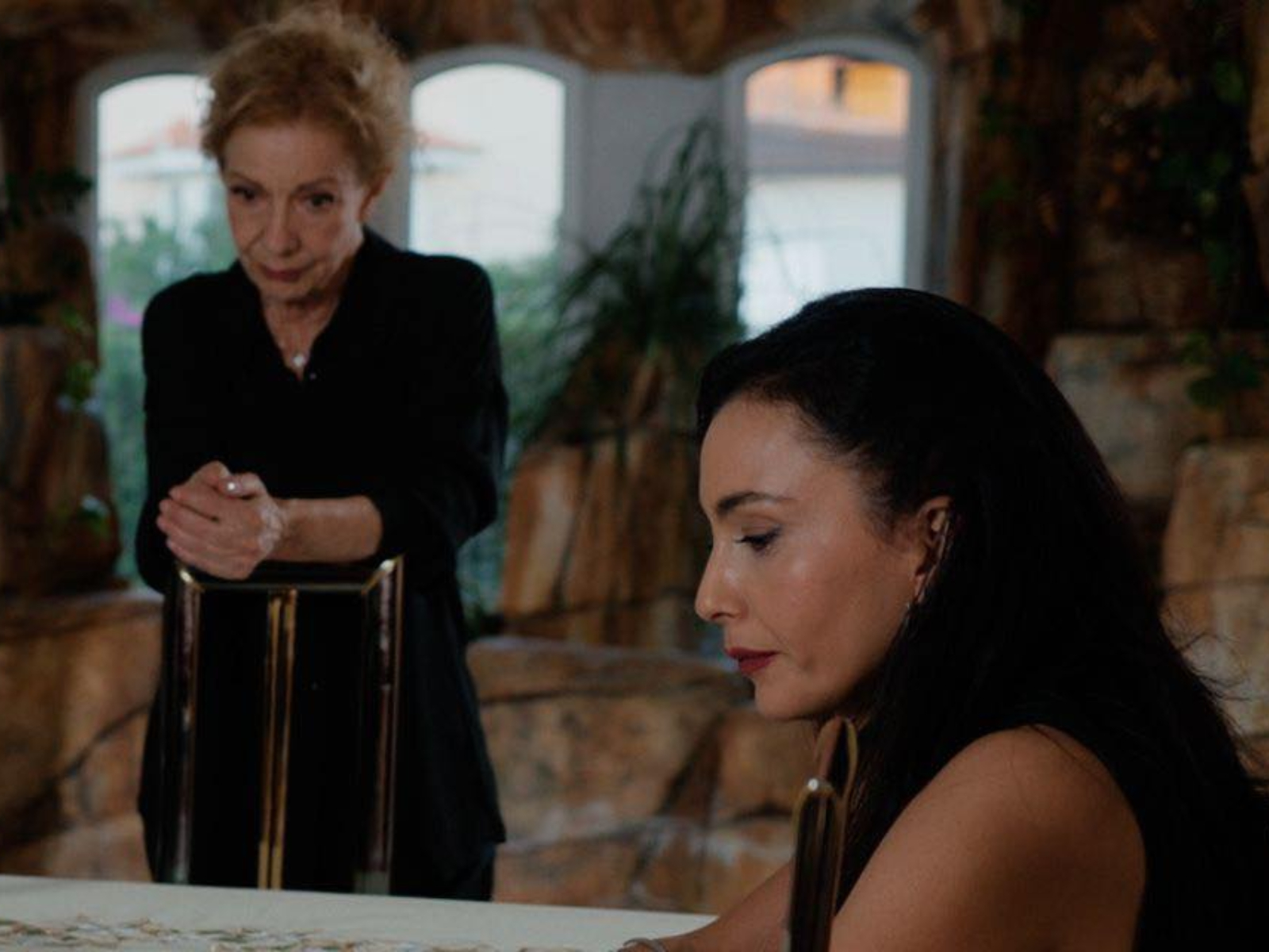 Η Γη της Ελιάς: Ο Αντώνης παγιδεύει την Αλεξάνδρα και τη καταστρέφει