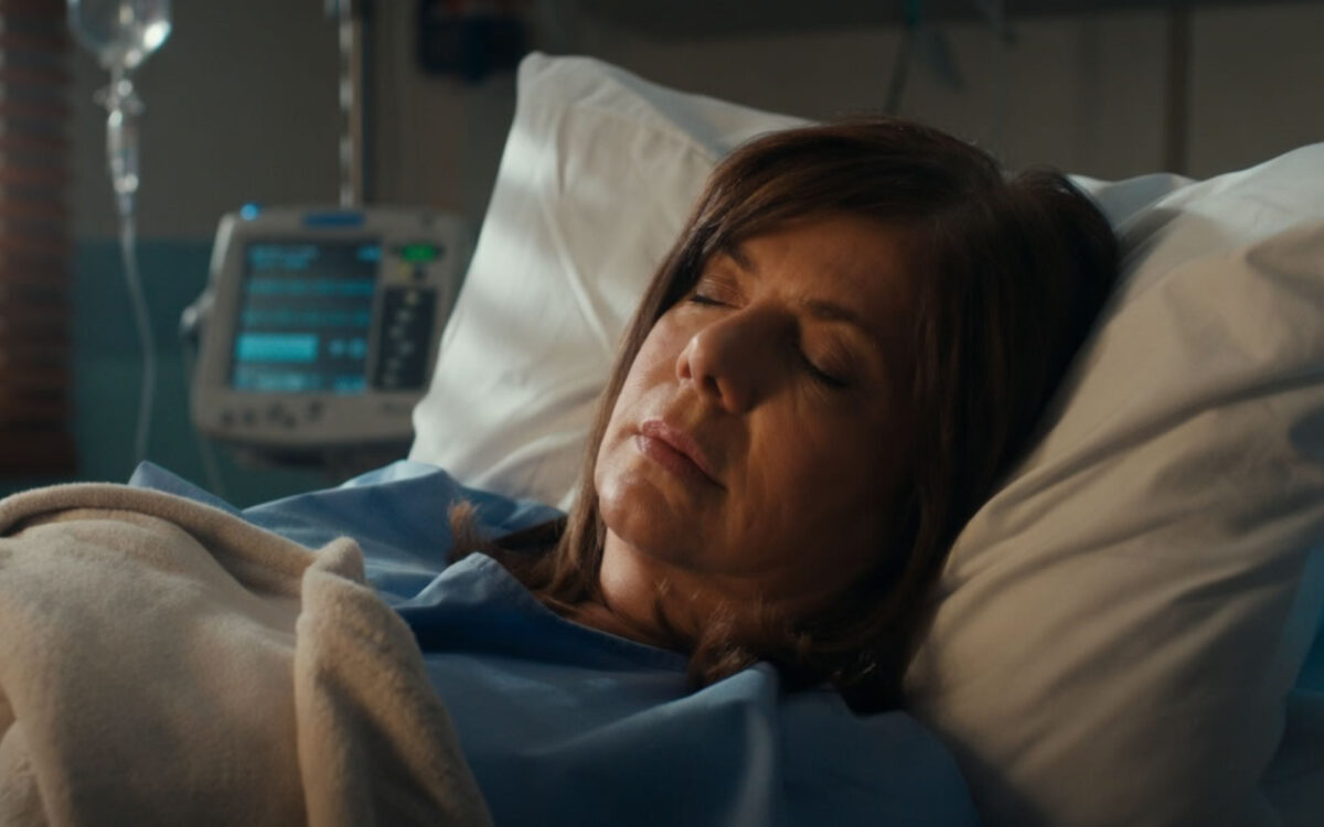 Η Γη της Ελιάς: Η Ασπασία χαροπαλεύει στο νοσοκομείο και όλοι τρέμουν για τη ζωή της