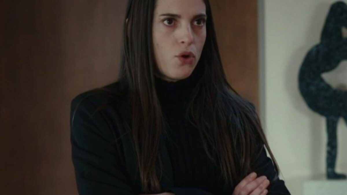 Η Γη της Ελιάς: Ο Κωνσταντίνος παντρεύεται και η Ισμήνη παίρνει εκδίκηση