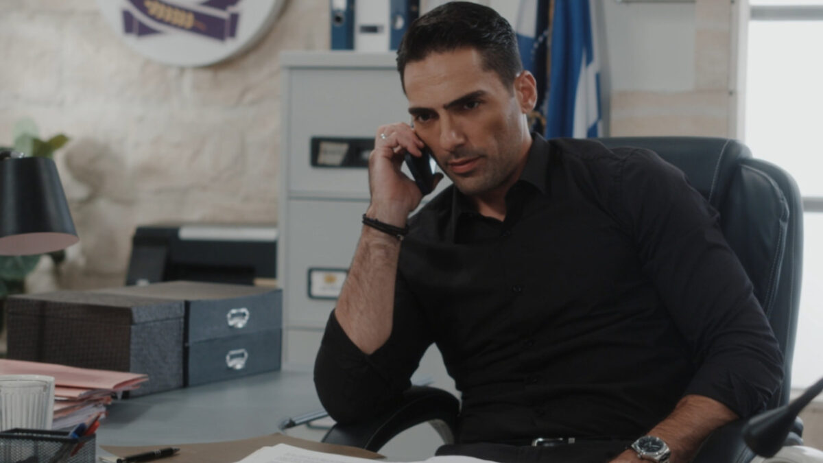 Η Γη της Ελιάς: Ο Κουράκος αθωώνει την Ισμήνη και κάνει την Αριάδνη έχθρο