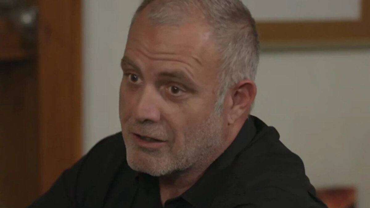 Η Γη της Ελιάς: Οι κρίσιμες ώρες στην εντατική- Ο Στάθης καταρρέει