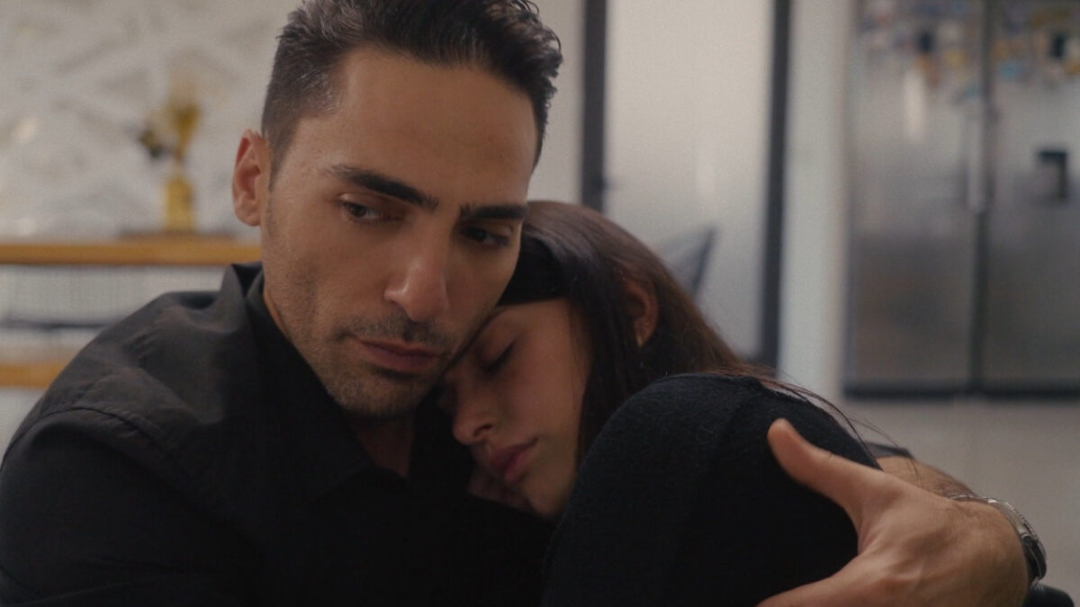 Η Γη της Ελιάς: Το σπίτι της Αριάδνης και του Κουράκου καίγεται και το μωρό εγκλωβίζεται στις φλόγες