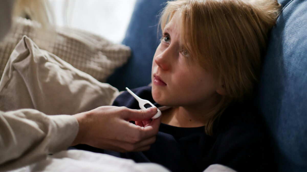 Γιατί τα παιδιά αρρωσταίνουν πιο εύκολα την Άνοιξη: Παιδίατρος εξηγεί και μας δίνει χρήσιμες συμβουλές