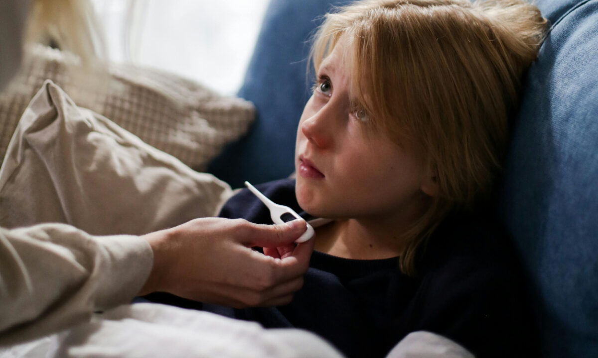 Γιατί τα παιδιά αρρωσταίνουν πιο εύκολα την Άνοιξη: Παιδίατρος εξηγεί και μας δίνει χρήσιμες συμβουλές